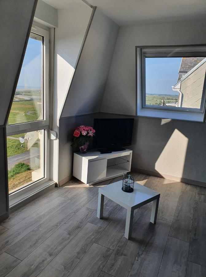 Appartement Face A La Mer Woignarue Exterior photo